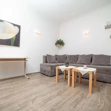 Apartment Station *
